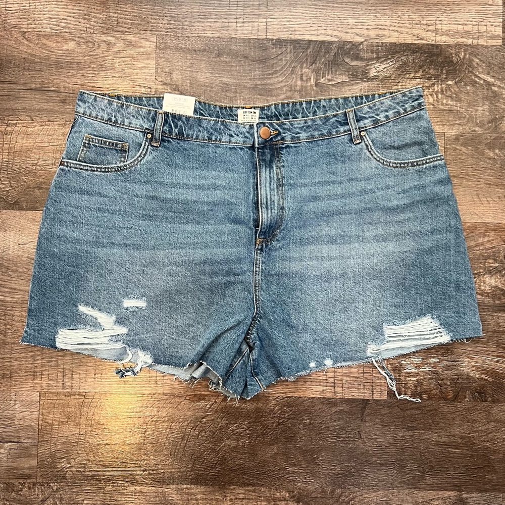 NWT Cotton On High Rise Distressed Denim Shorts Plus Size 20